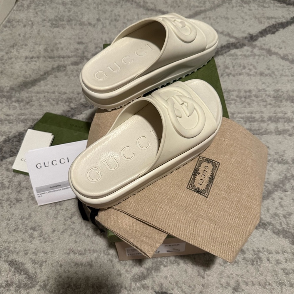 Gucci Miami Interlocking G logo slide sandal